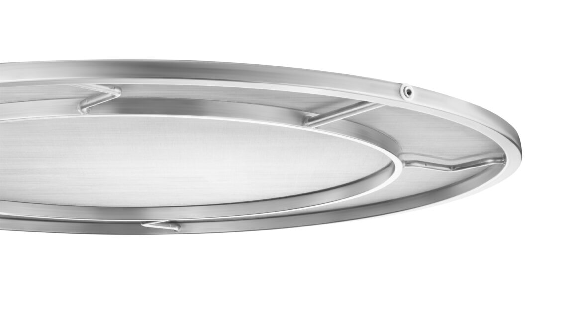 Ultrasonic screen mesh de-blinding